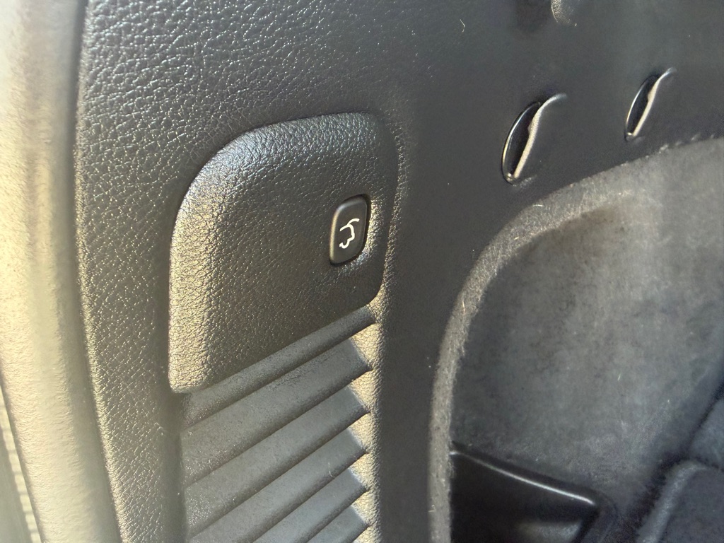 Photo 8 of this JEEP GRAND CHEROKEE