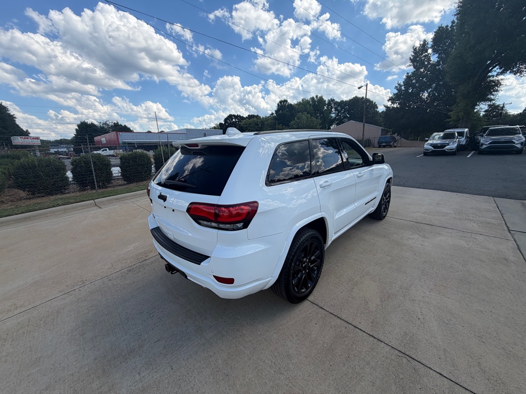 Photo 27 of this JEEP GRAND CHEROKEE