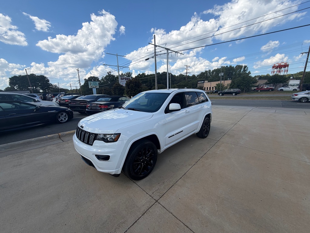 Photo 30 of this JEEP GRAND CHEROKEE