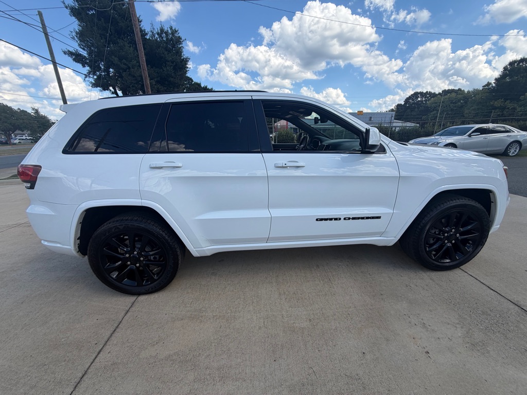 Photo 26 of this JEEP GRAND CHEROKEE