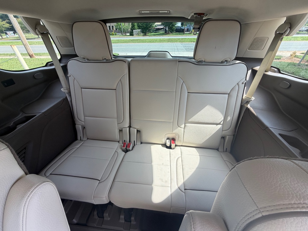 Photo 13 of this GMC YUKON