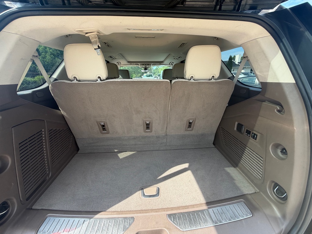 Photo 8 of this GMC YUKON