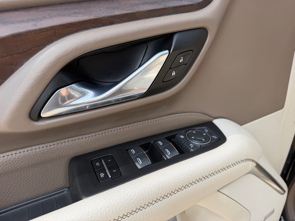 Photo 18 of this GMC YUKON