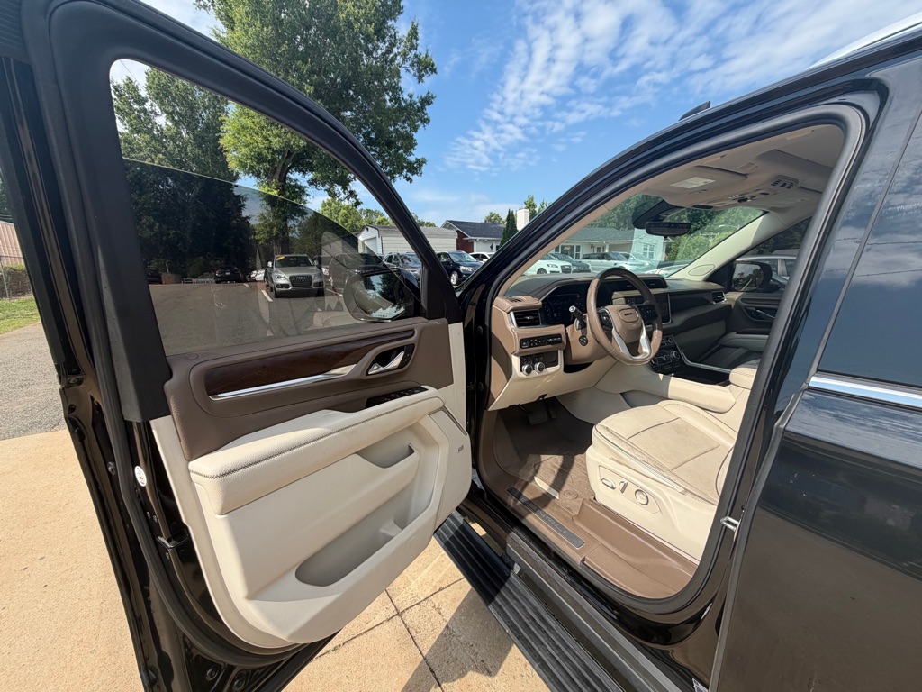 Photo 16 of this GMC YUKON