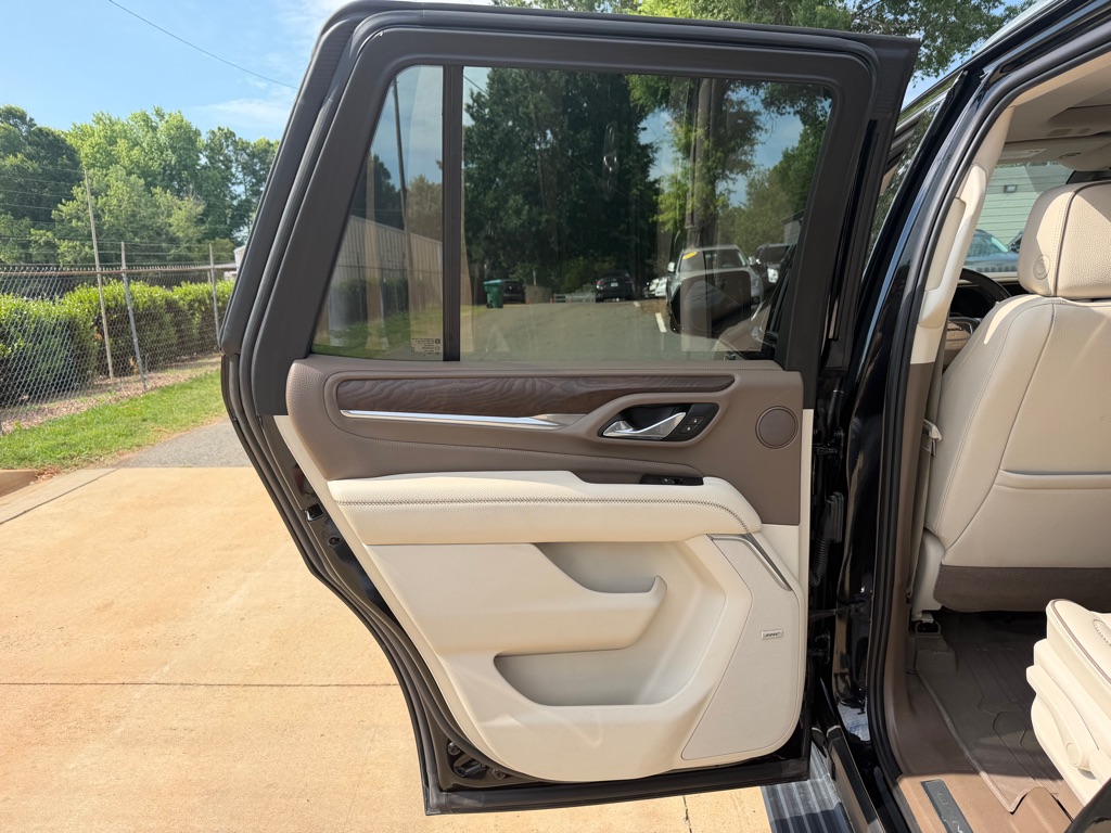 Photo 15 of this GMC YUKON