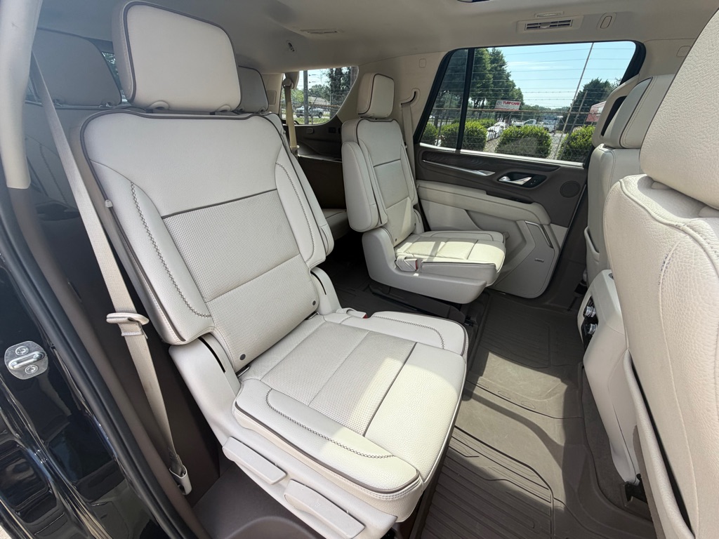 Photo 34 of this GMC YUKON