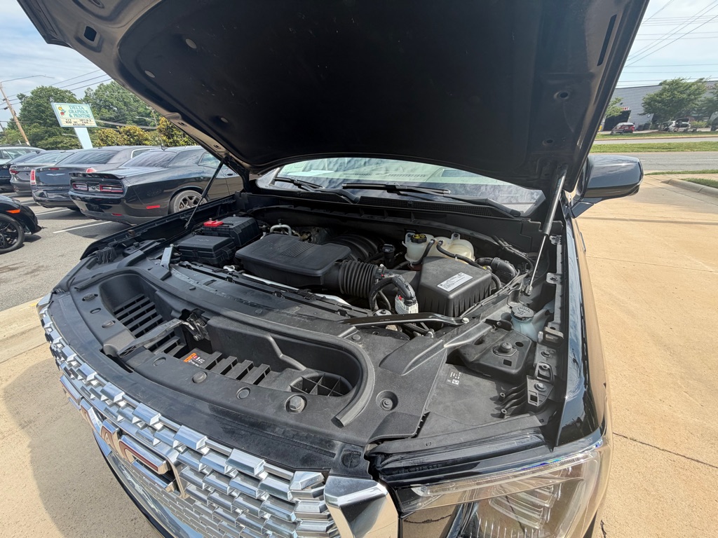 Photo 32 of this GMC YUKON