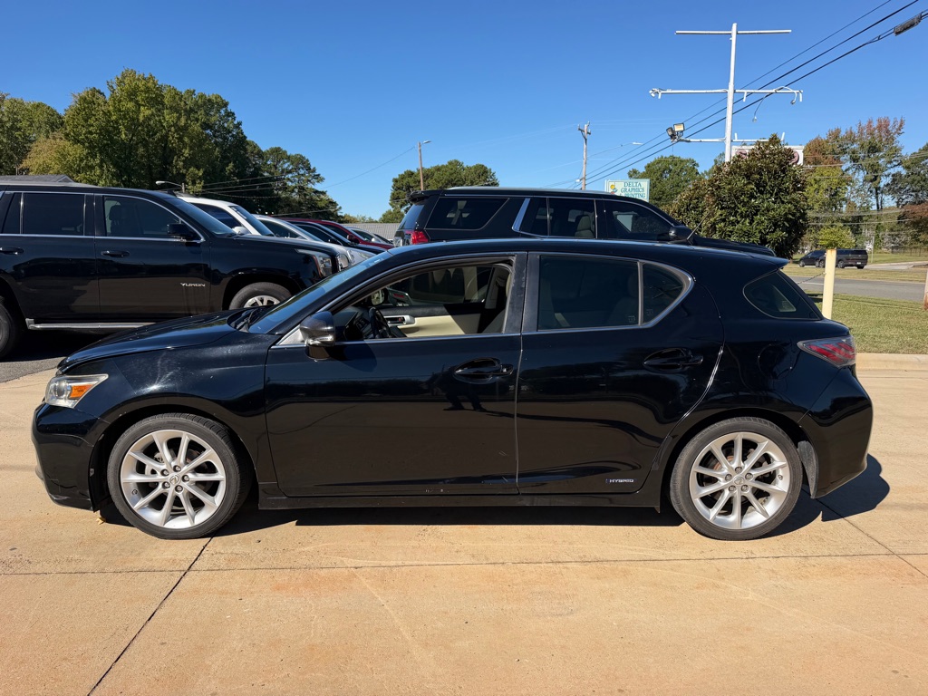 Photo 20 of this LEXUS CT