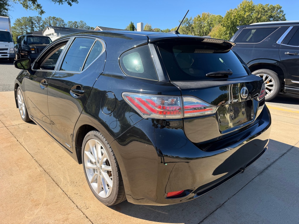 Photo 4 of this LEXUS CT