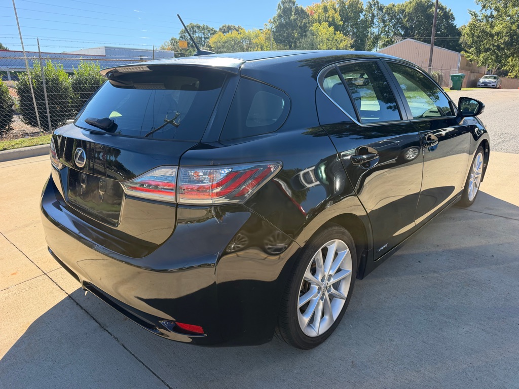 Photo 6 of this LEXUS CT
