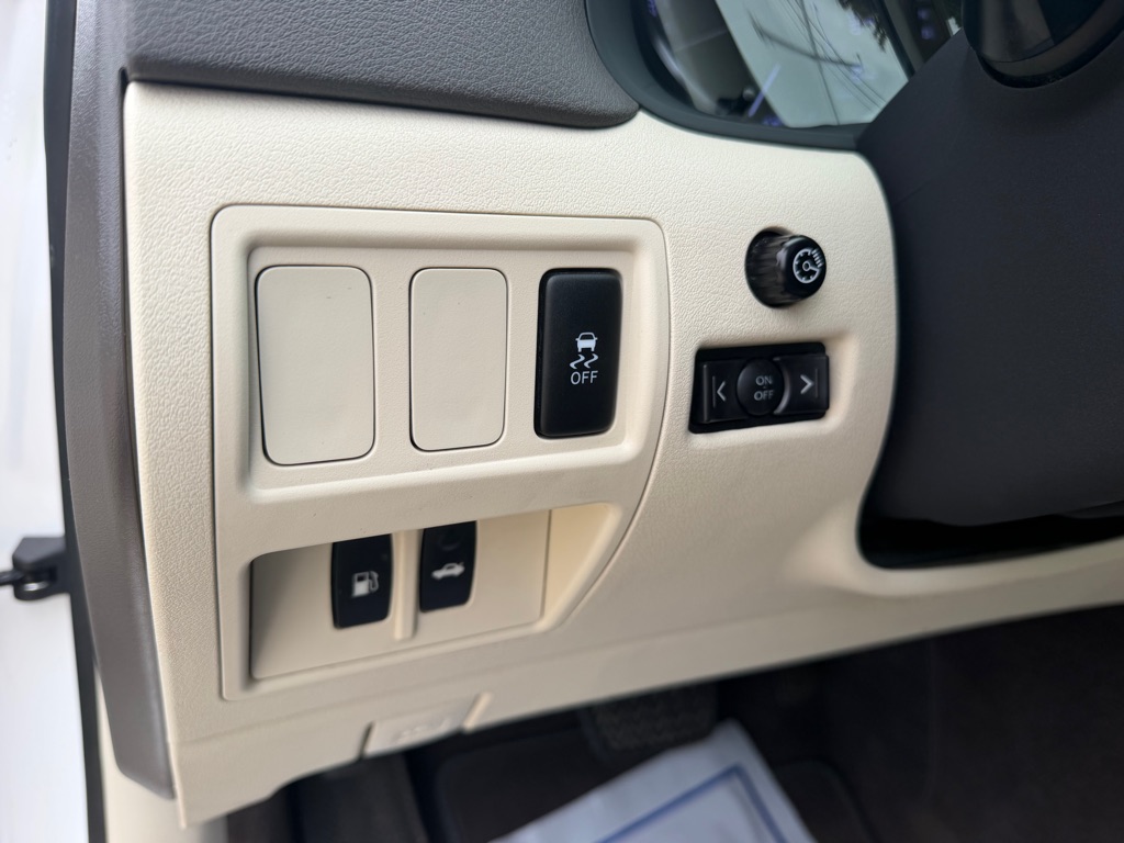 Photo 15 of this LEXUS IS