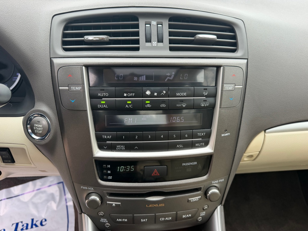 Photo 18 of this LEXUS IS
