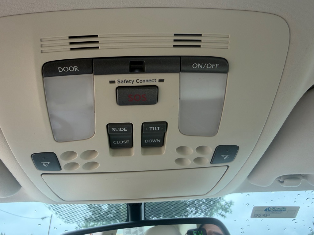 Photo 20 of this LEXUS IS