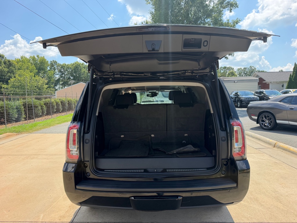 Photo 7 of this GMC YUKON