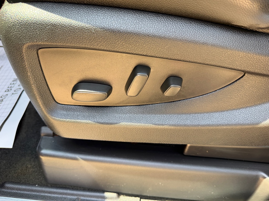 Photo 17 of this GMC YUKON