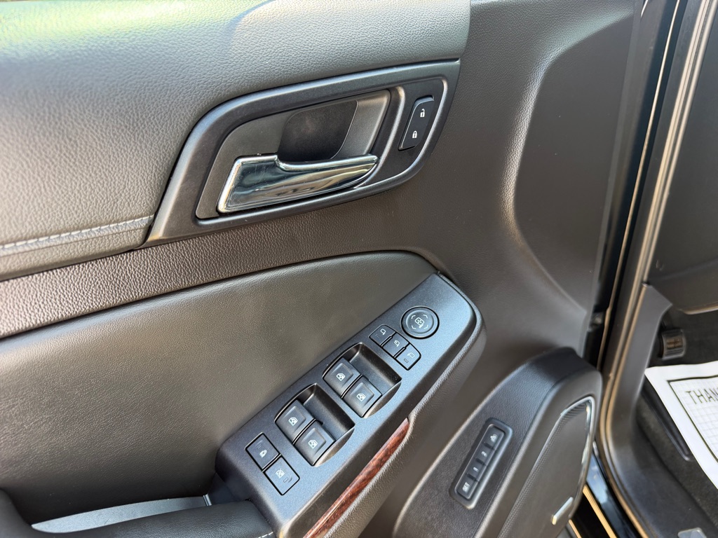 Photo 16 of this GMC YUKON