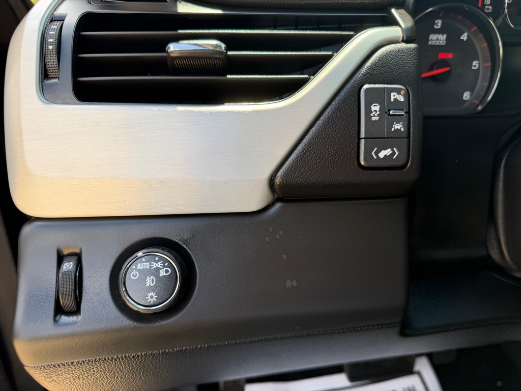 Photo 18 of this GMC YUKON