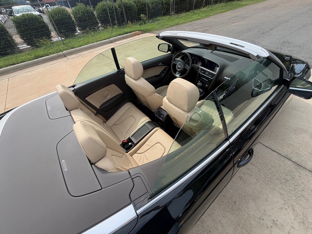 Photo 25 of this AUDI A5