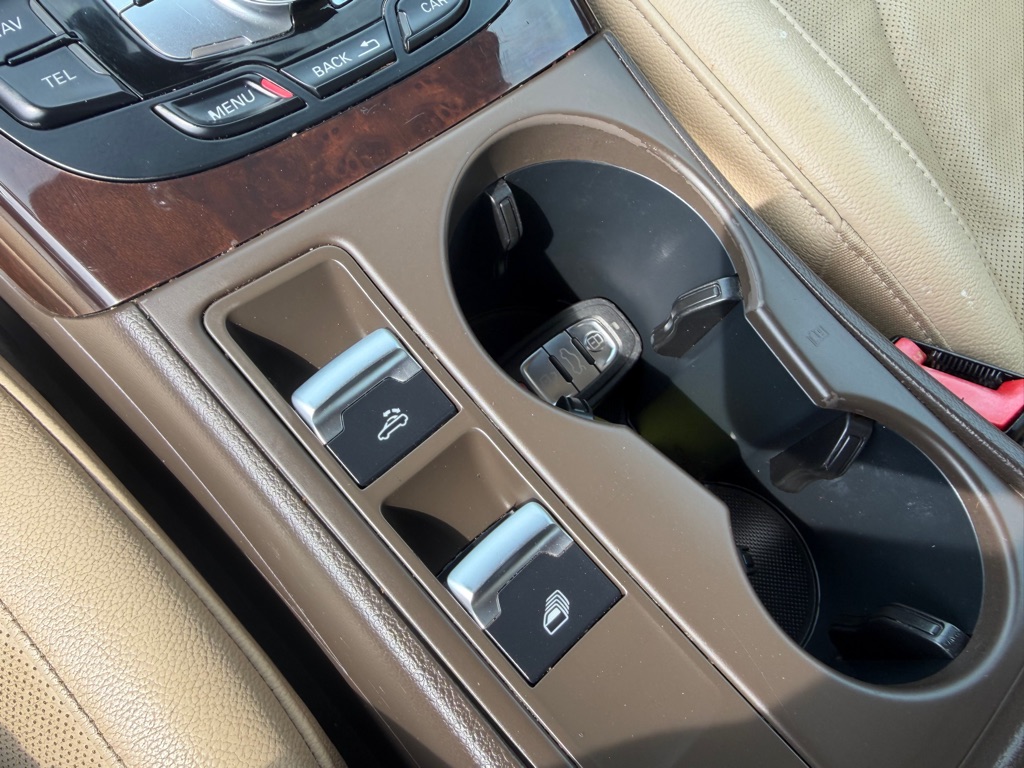 Photo 18 of this AUDI A5