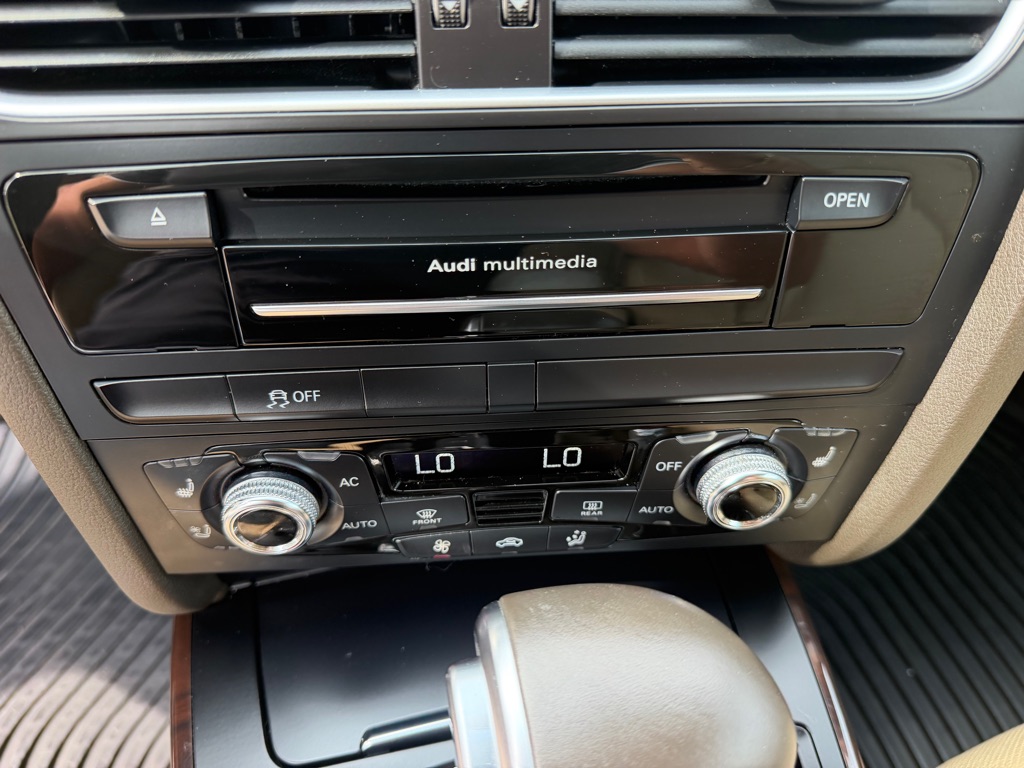 Photo 15 of this AUDI A5