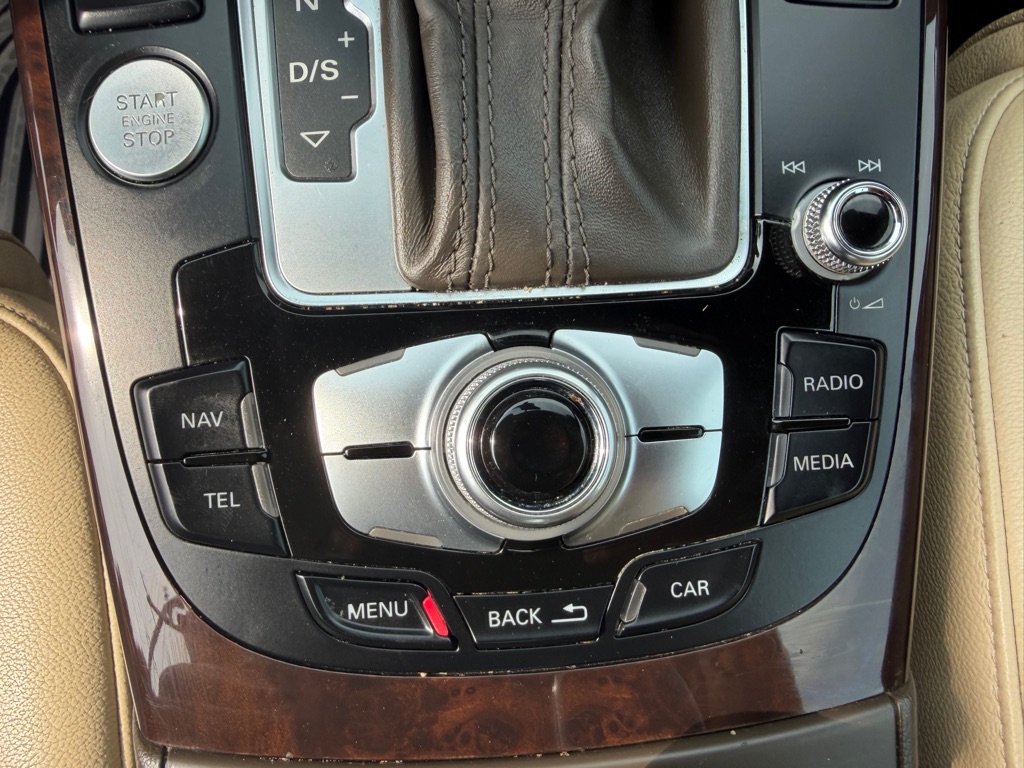 Photo 17 of this AUDI A5