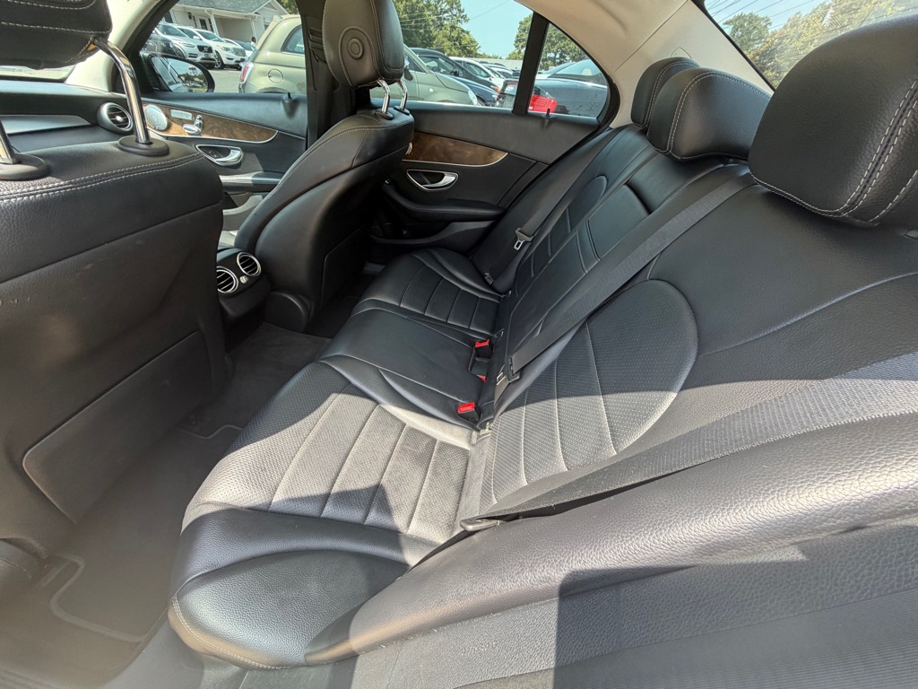 Photo 10 of this MERCEDES-BENZ C-CLASS