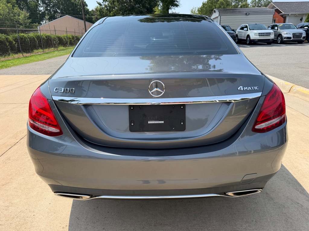 Photo 5 of this MERCEDES-BENZ C-CLASS