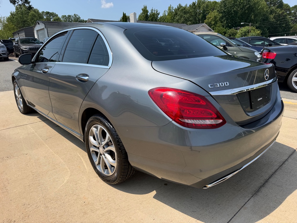 Photo 4 of this MERCEDES-BENZ C-CLASS