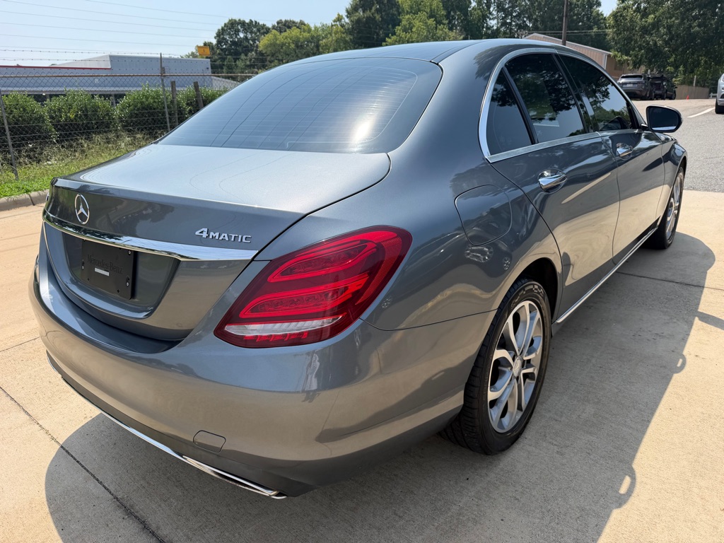 Photo 6 of this MERCEDES-BENZ C-CLASS