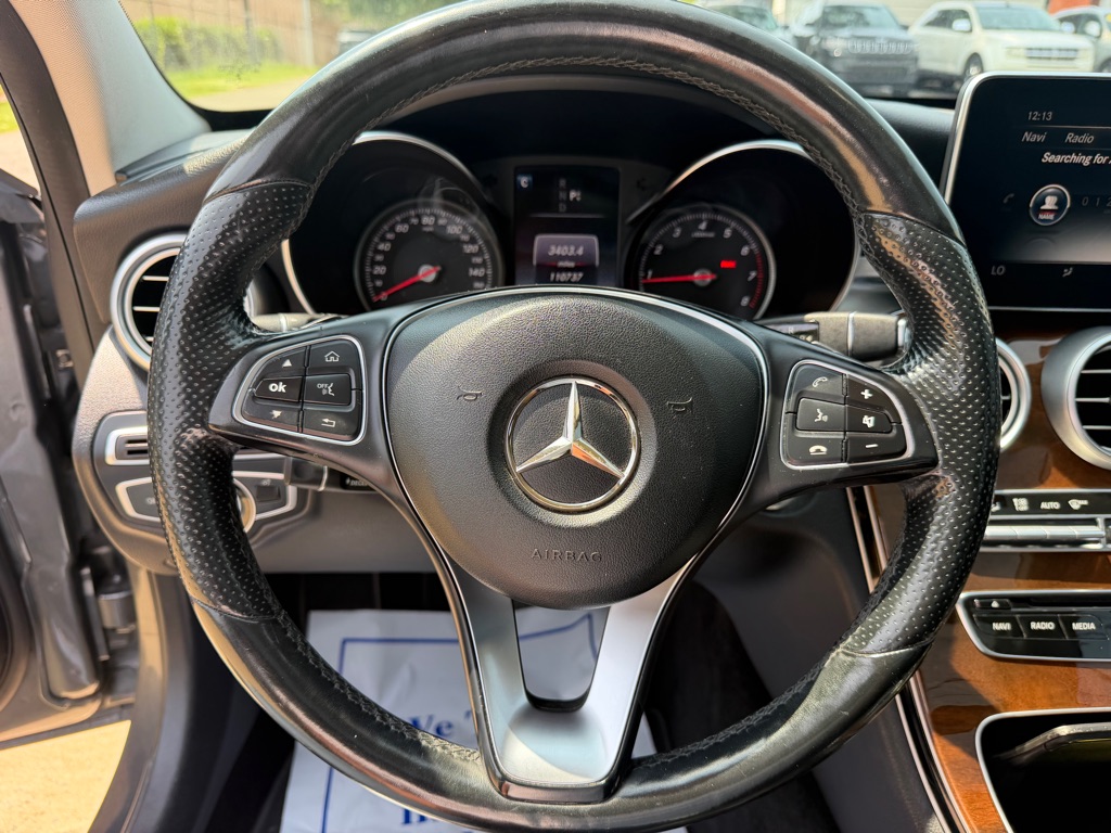 Photo 16 of this MERCEDES-BENZ C-CLASS