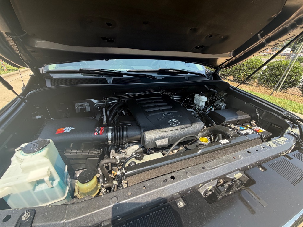 Photo 22 of this TOYOTA TUNDRA