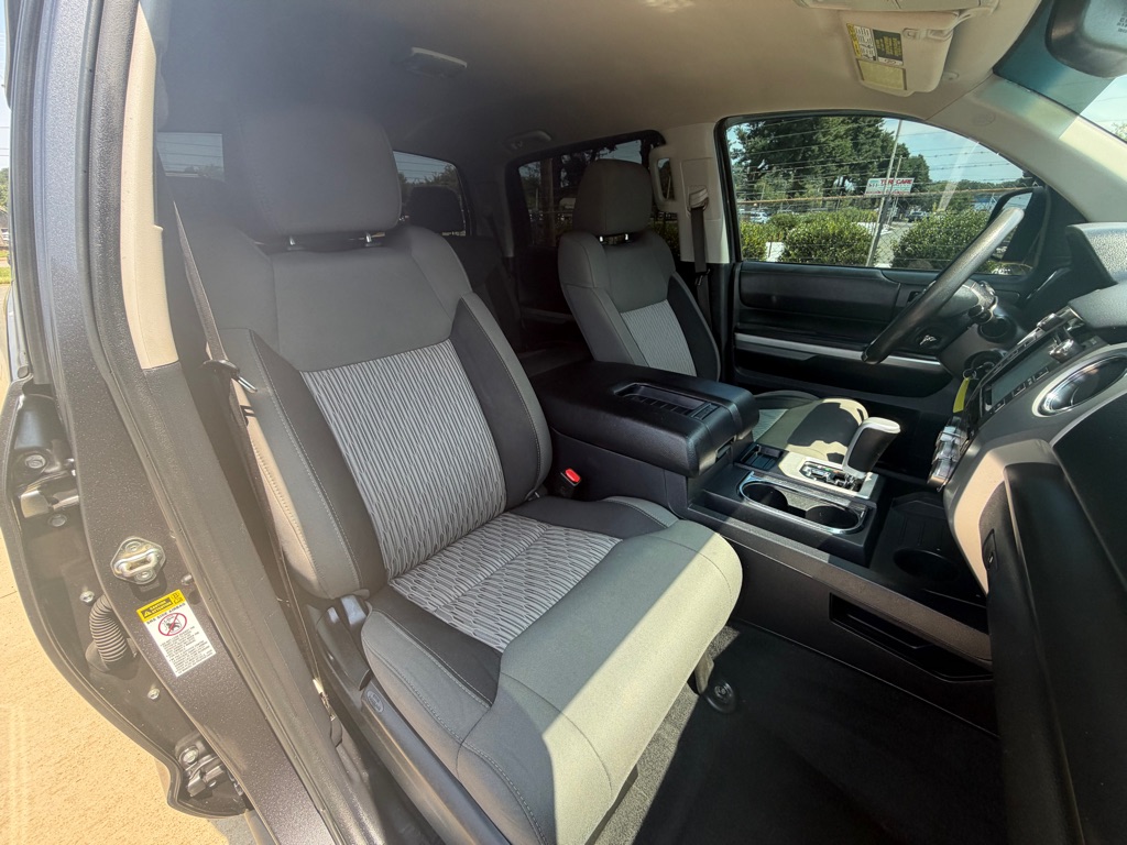 Photo 23 of this TOYOTA TUNDRA