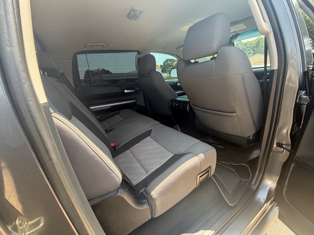 Photo 24 of this TOYOTA TUNDRA