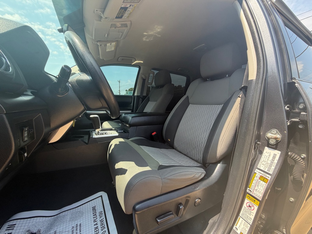 Photo 11 of this TOYOTA TUNDRA