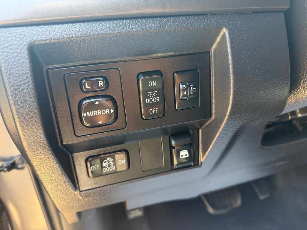 Photo 13 of this TOYOTA TUNDRA