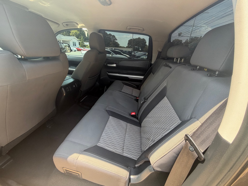 Photo 9 of this TOYOTA TUNDRA