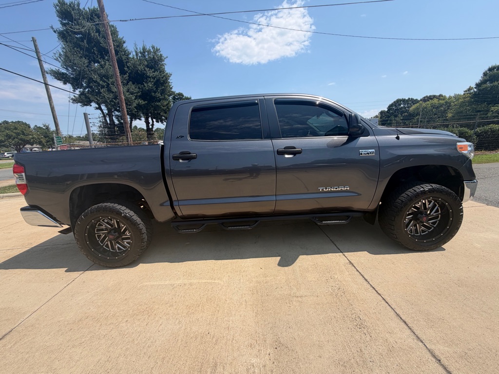 Photo 25 of this TOYOTA TUNDRA