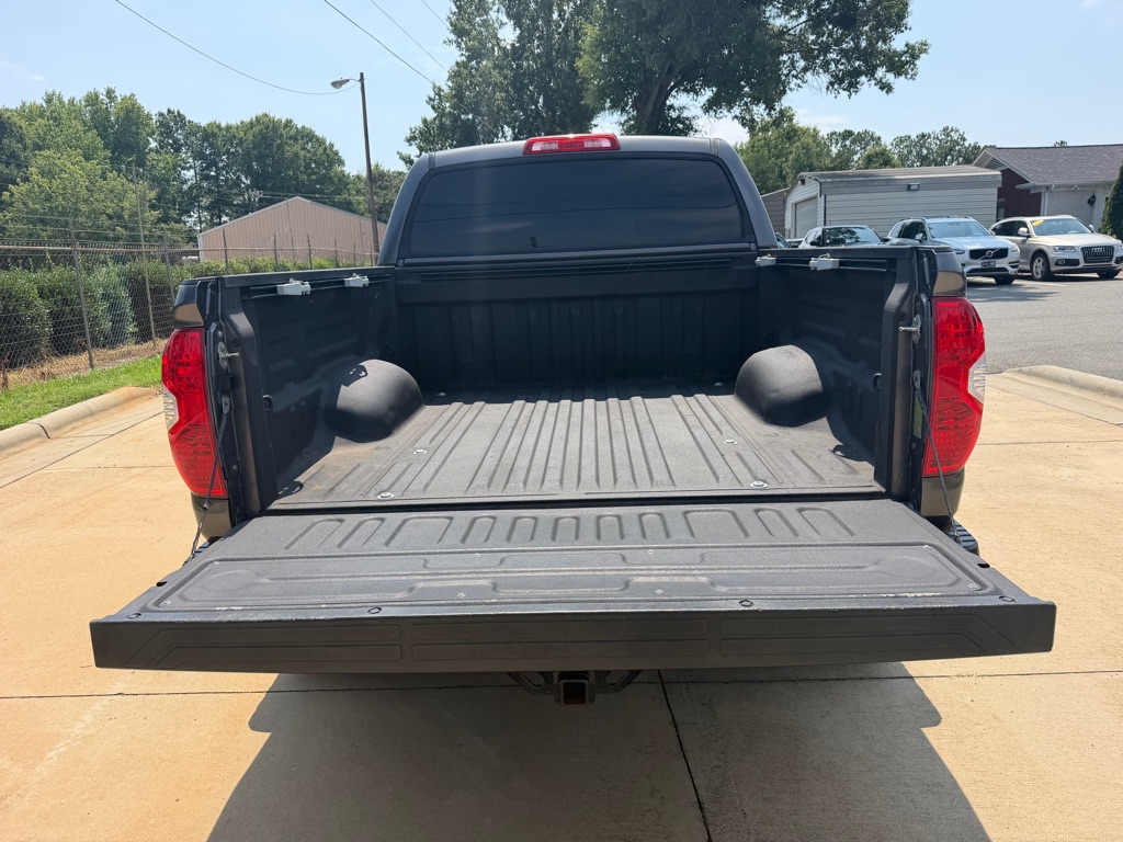 Photo 7 of this TOYOTA TUNDRA