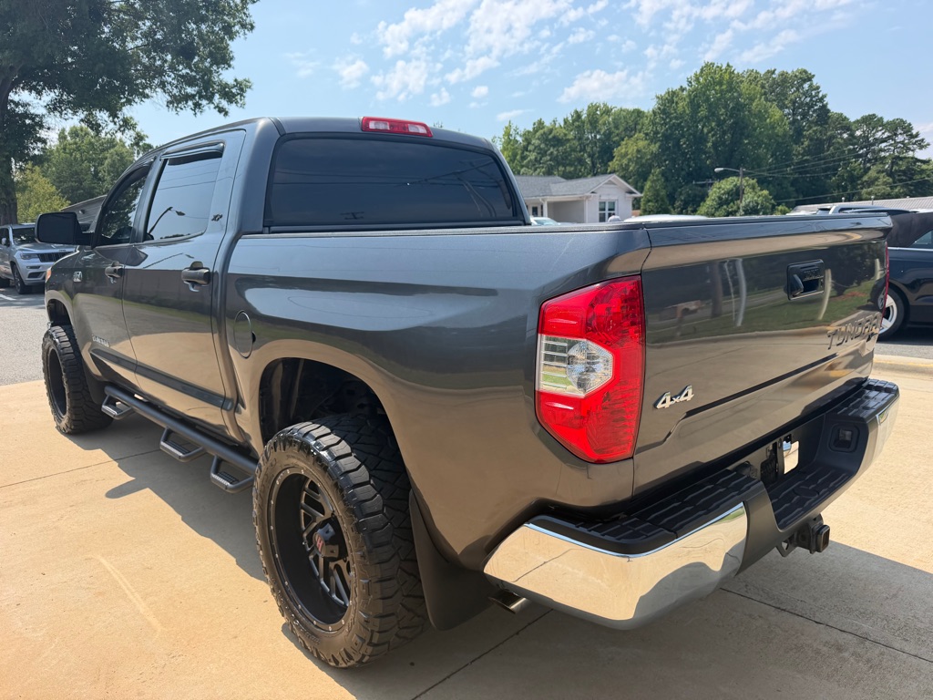 Photo 4 of this TOYOTA TUNDRA