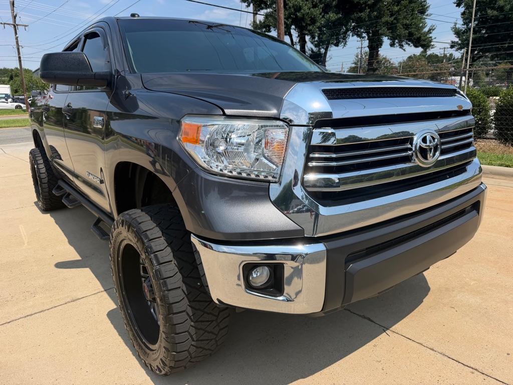 2017 TOYOTA TUNDRA