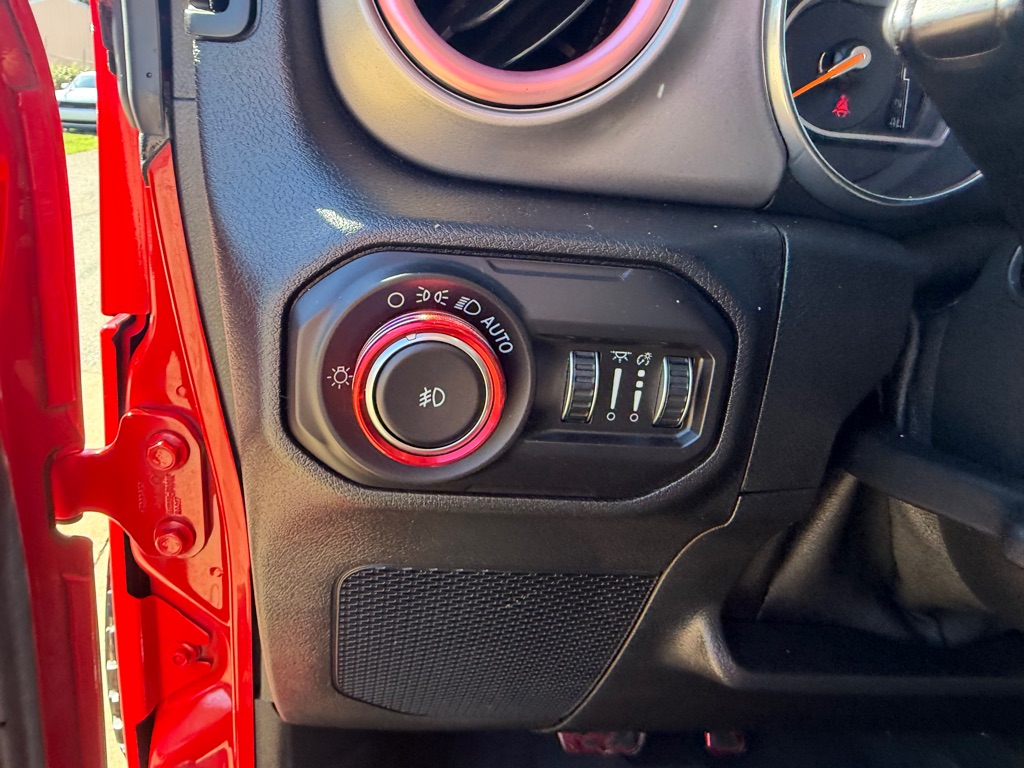 Photo 15 of this JEEP WRANGLER UNLIMI