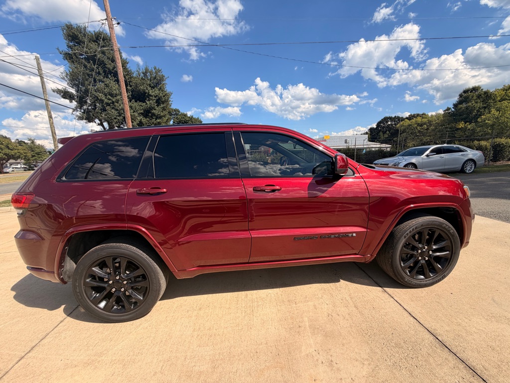 Photo 25 of this JEEP GRAND CHEROKEE