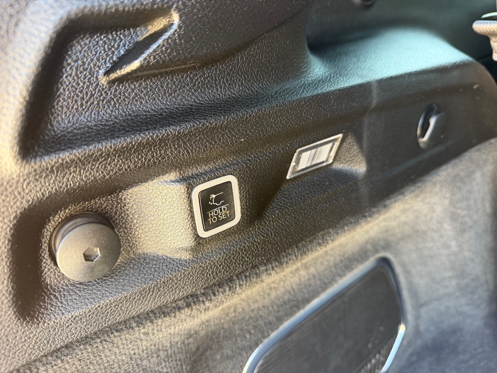 Photo 11 of this JEEP GRAND CHEROKEE