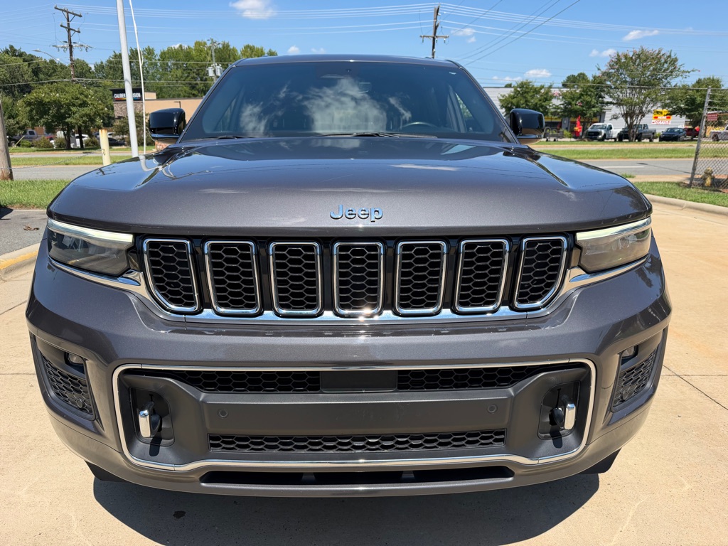 Photo 2 of this JEEP GRAND CHEROKEE