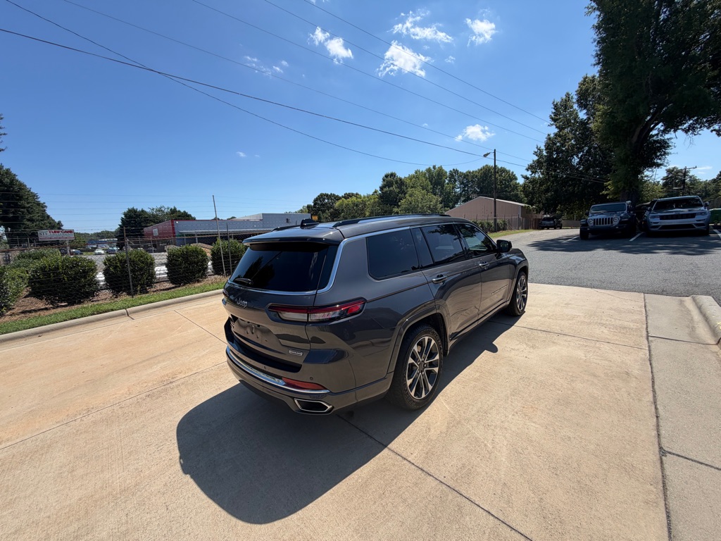 Photo 36 of this JEEP GRAND CHEROKEE