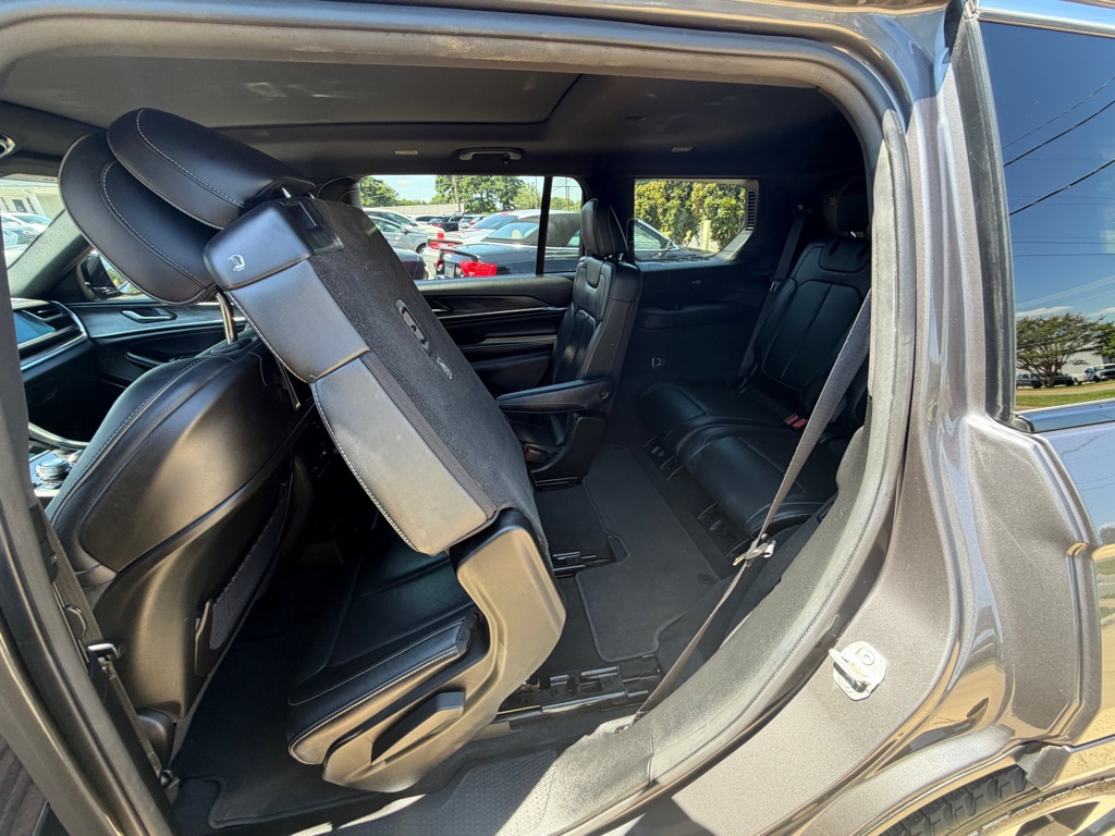Photo 12 of this JEEP GRAND CHEROKEE