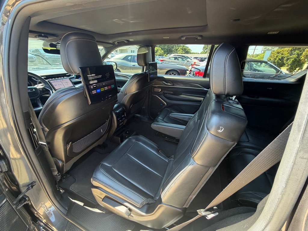 Photo 14 of this JEEP GRAND CHEROKEE