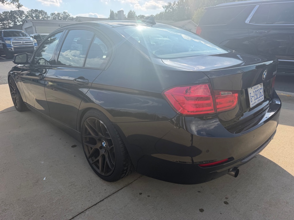 Photo 5 of this BMW 335