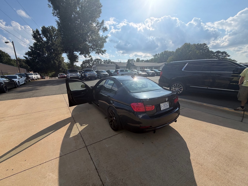 Photo 28 of this BMW 335