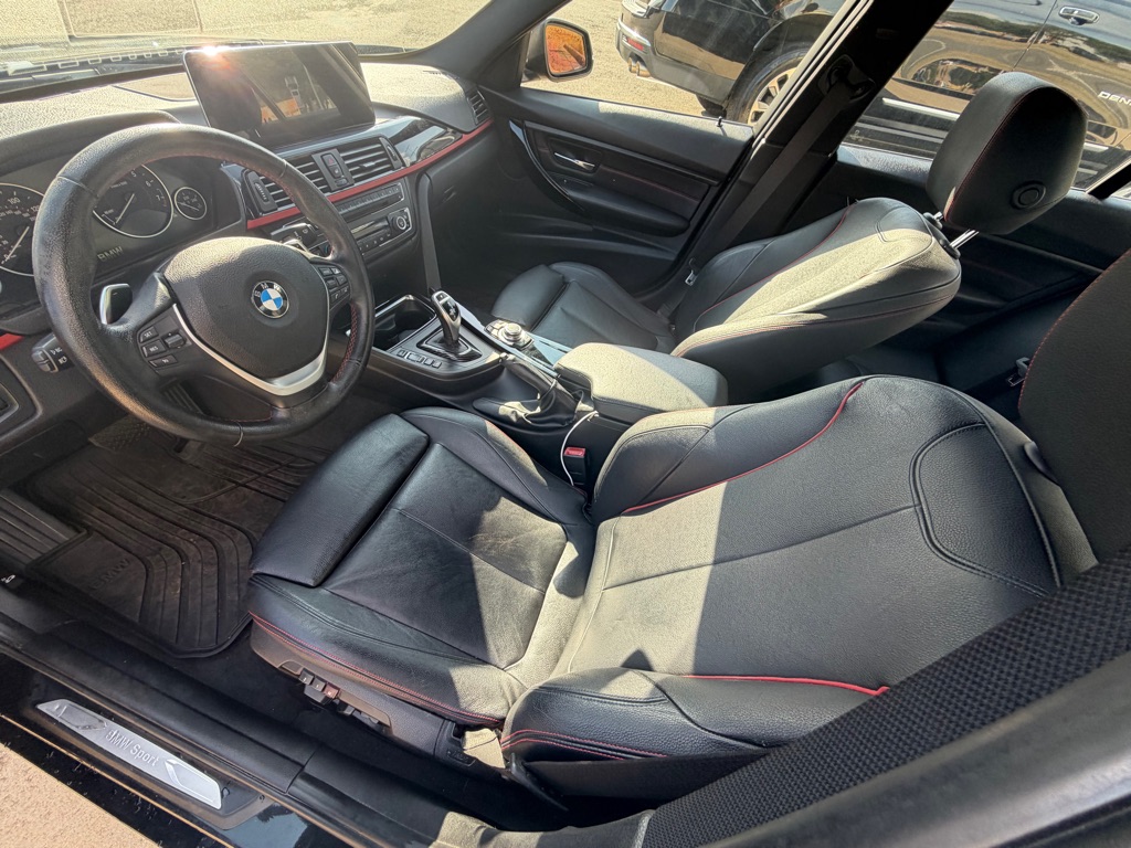 Photo 13 of this BMW 335